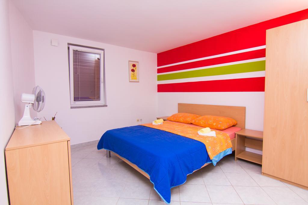 Apartmani Zuzic Крк Номер фото
